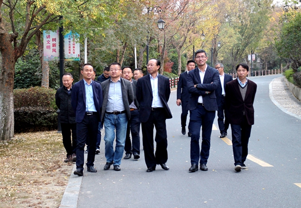 林昌斌赴安吉華都、華悅物業開展工作調研