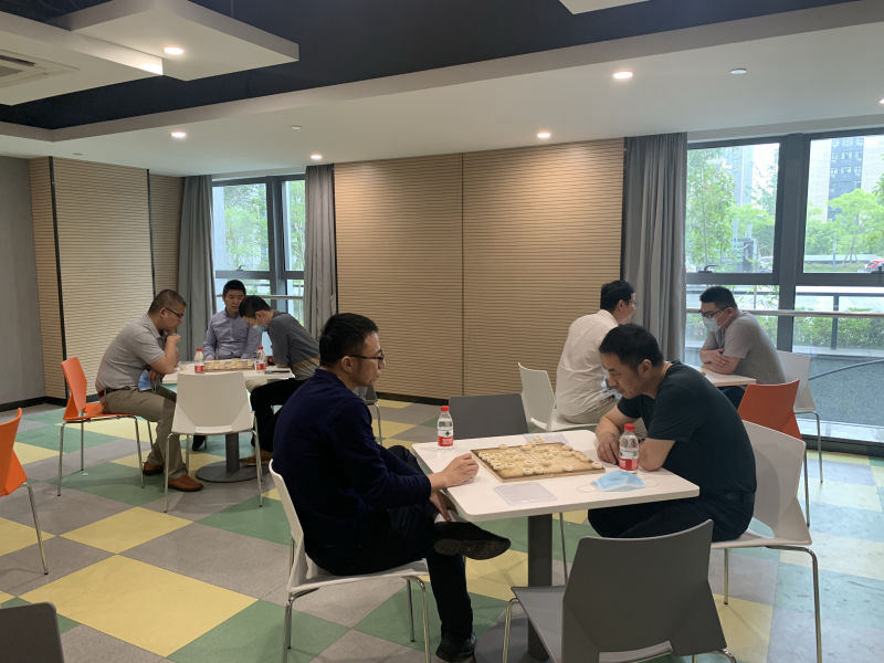 象棋友誼賽在&ldquo;職工之家&rdquo;開賽