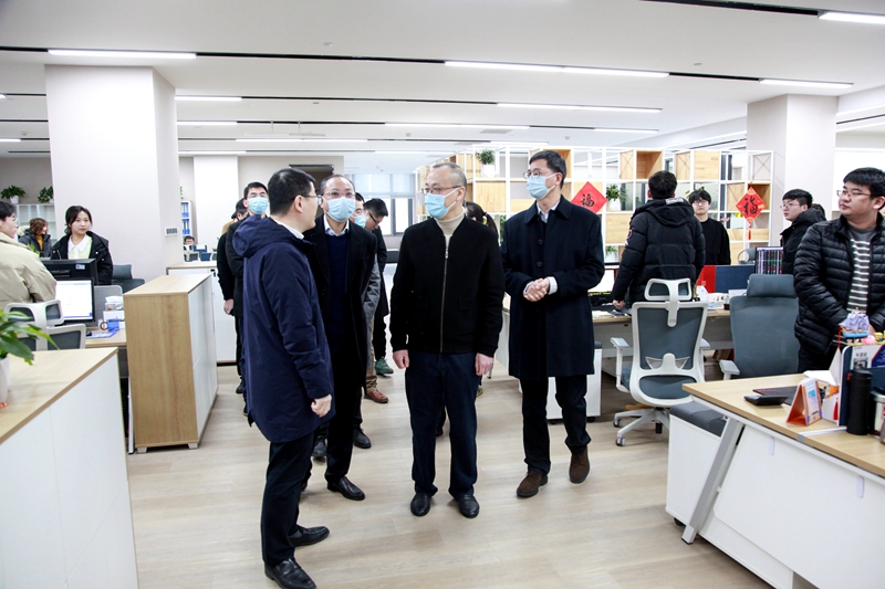 開工大吉！節(jié)后上班第一天 集團領(lǐng)導拜年鼓干勁